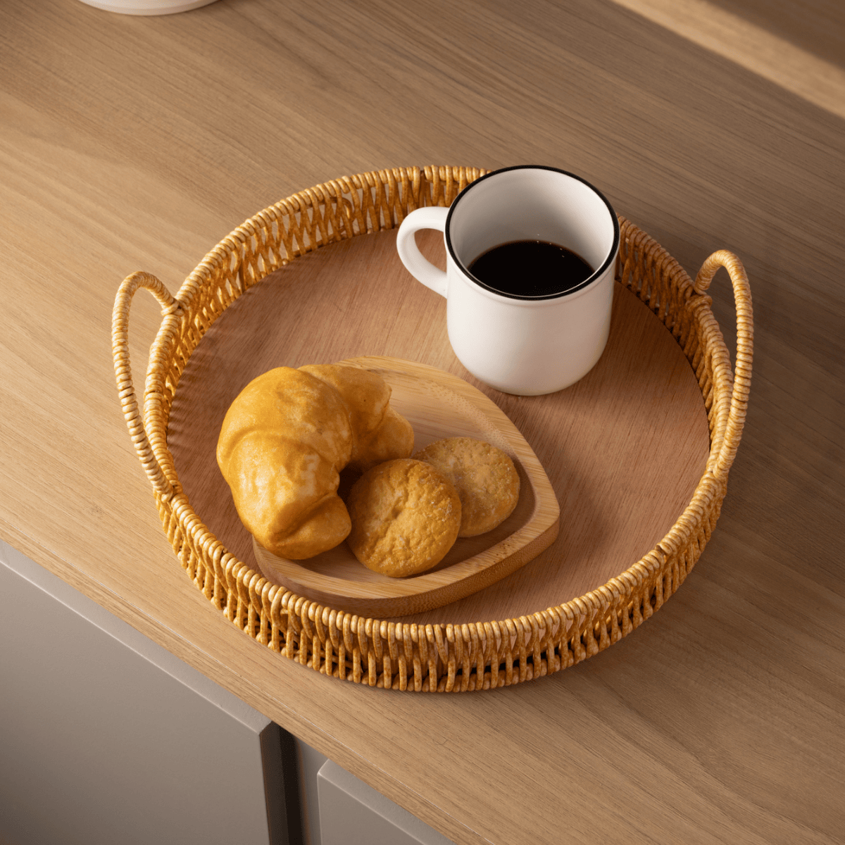 BANDEJA REDONDA COM ALCA KALI 25CM X 4,5CM PLASTICO