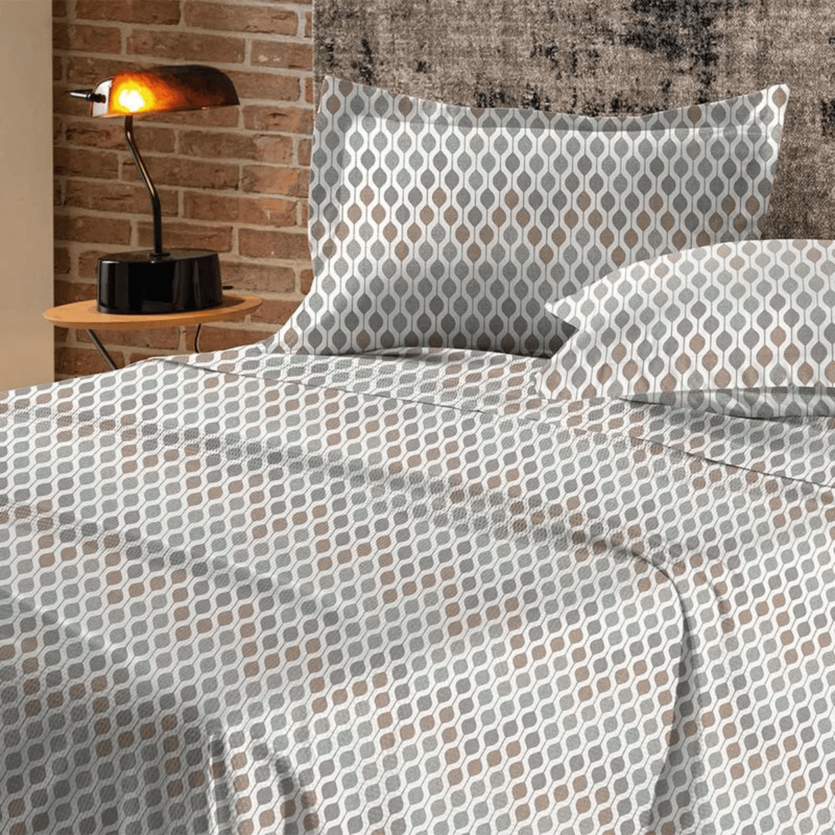 JOGO DE CAMA 4 PEÇAS EM TOQUE ACETINADO COLMEIA - 2,10M X 2,40M - GOLDEN