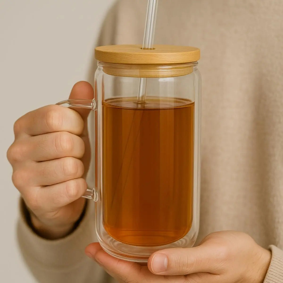 CANECA VIDRO COM  TAMPA BAMBU  CANUDO 440ML
