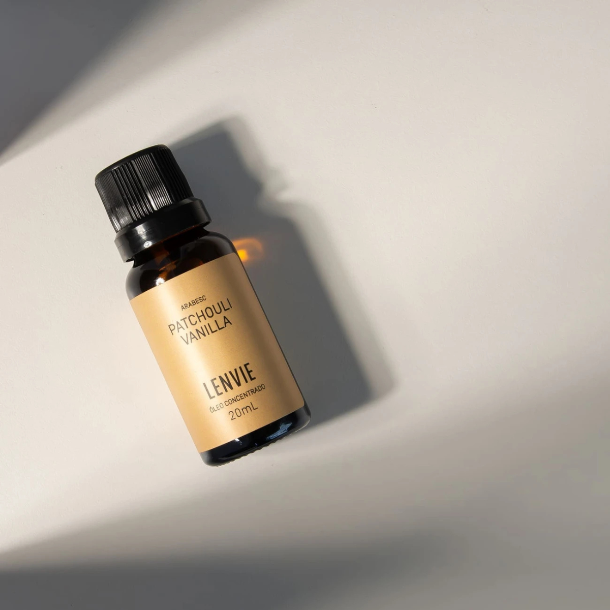 OLEO CONCENTRADO PATCHOULI VANILLA - ARABESC - 20ML