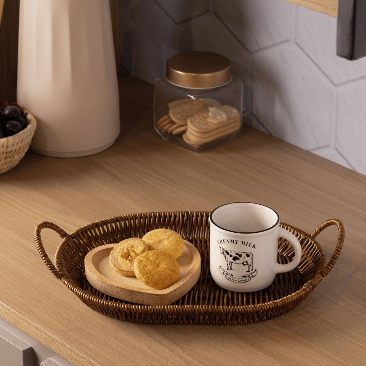 CESTA OVAL COM ALCA RATTAN 29CM X 22CM X 7,5CM PLASTICO - LYOR