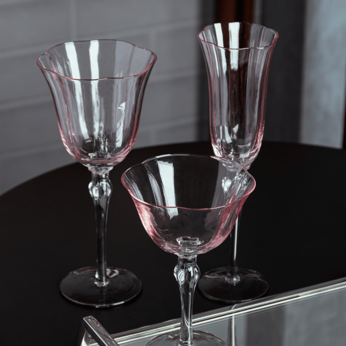 CJ 2 TACAS PARA CHAMPAGNE LILY 200ML ROSA E CINZA VIDRO