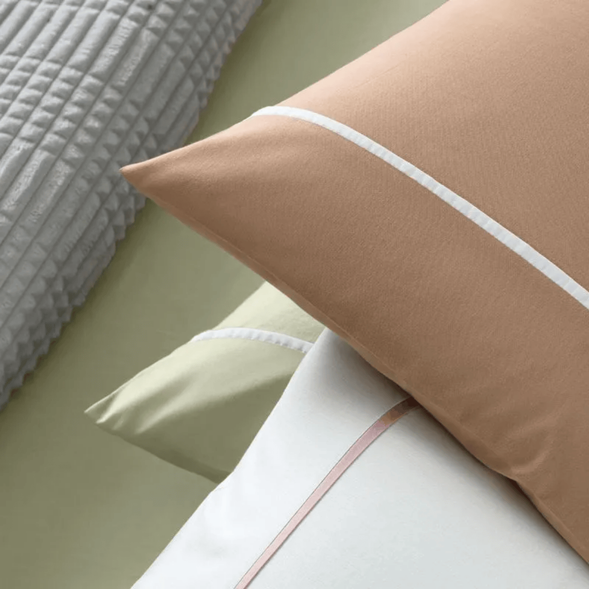 JOGO DE CAMA QUEEN NOAH MARROM BRANCO 3 PEÇAS - 1,58M X 1,98M