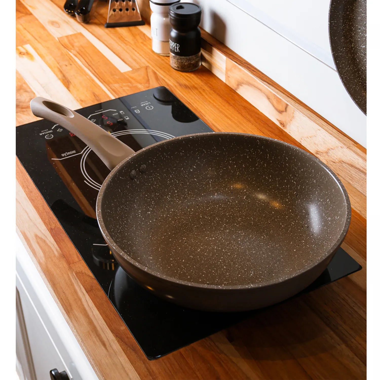 FRIGIDEIRA WOK DE INDUÇÃO 28 CM TAUPE ALUMÍNIO COM REVESTIMENTO CERAMICO