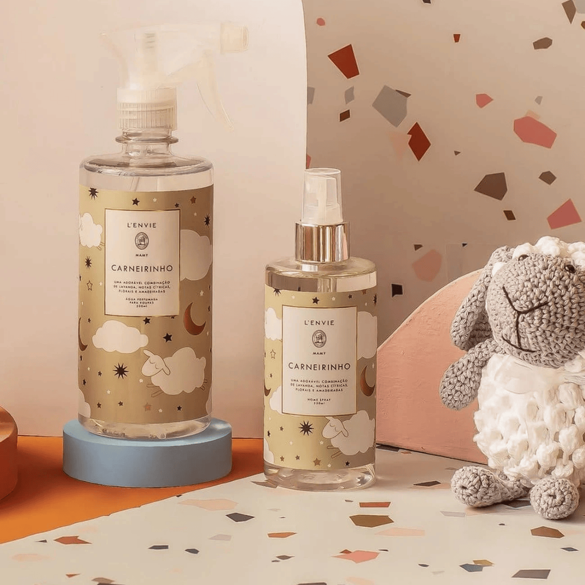 KIT MAMY CARNEIRINHO AGUA PERFUMADA 500ML + HOME SPRAY 250ML