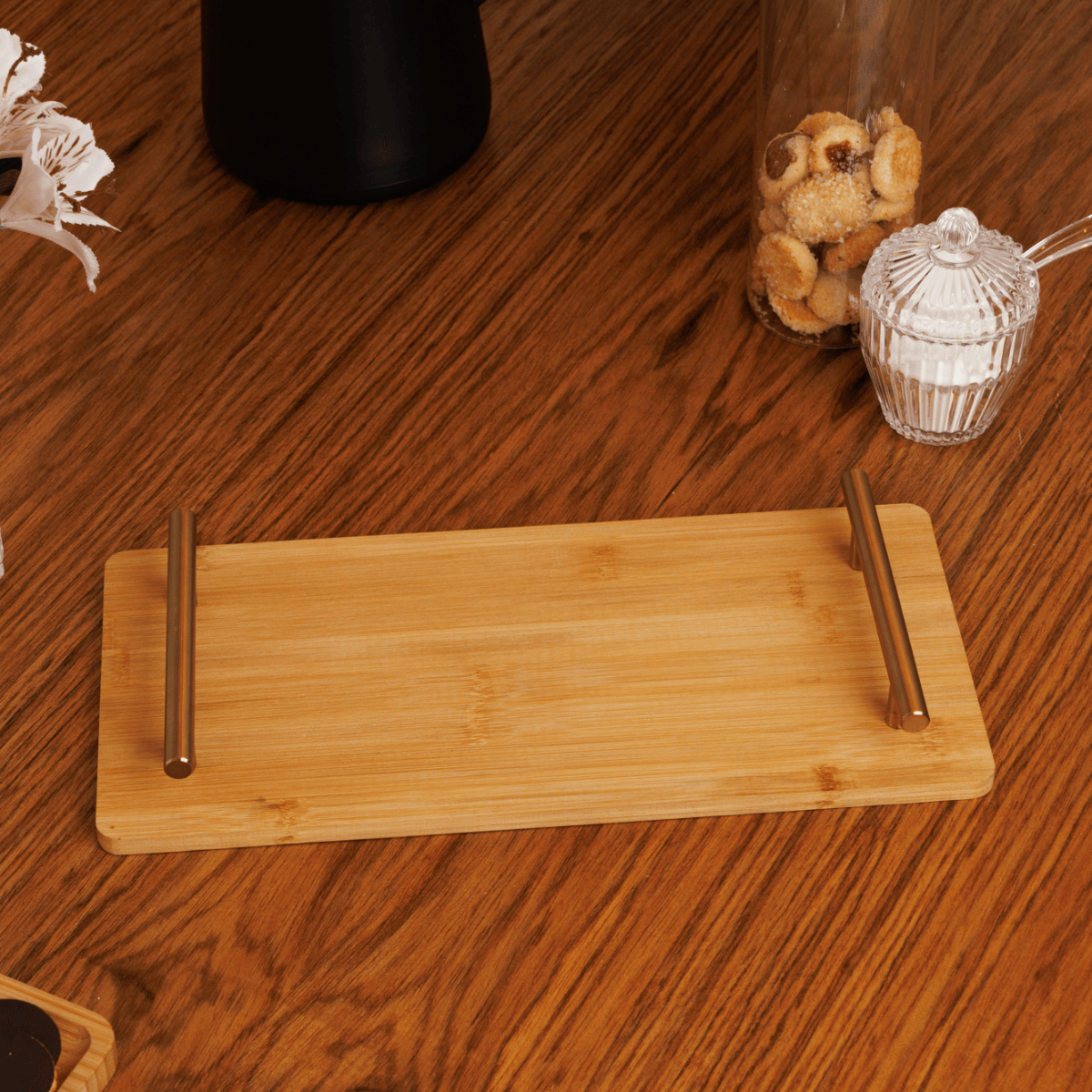 BANDEJA DE BAMBU ALCA DE METAL SEATTLE - 39CM X 21CM