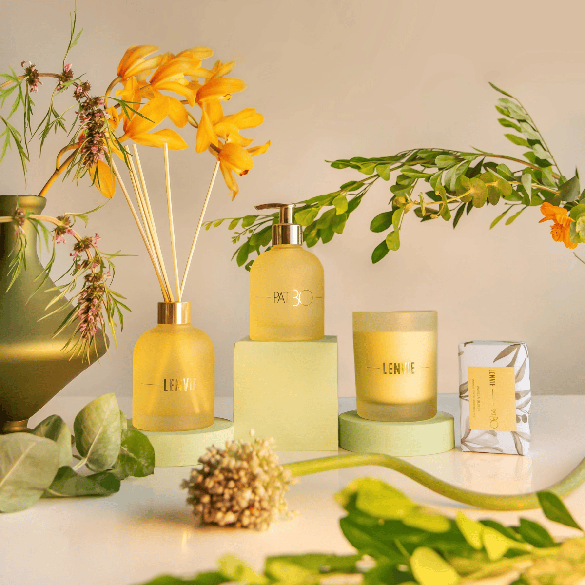 VELA PERFUMADA PATBO - VANILLA BLOOM - 210G