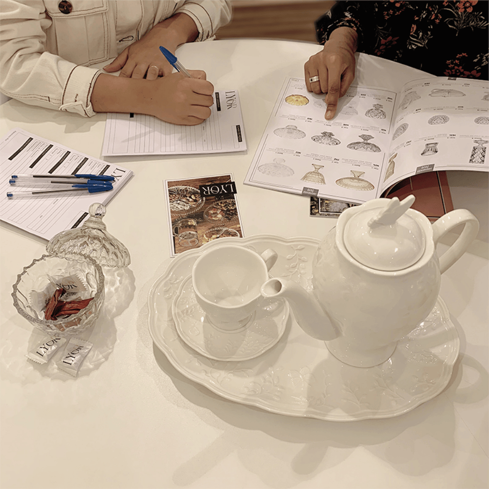 TRAVESSA DE PORCELANA NEW BONE BUTTERFLY FLOWER – 31,5CM X 21CM